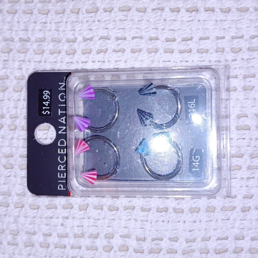 🚨5/$20🚨Lip rings size 14G